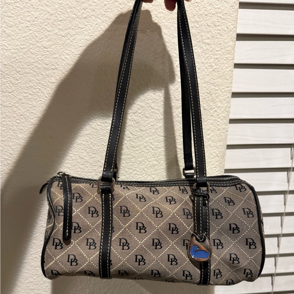 vintage dooney and bourke barrel bag - Picture 1 of 9